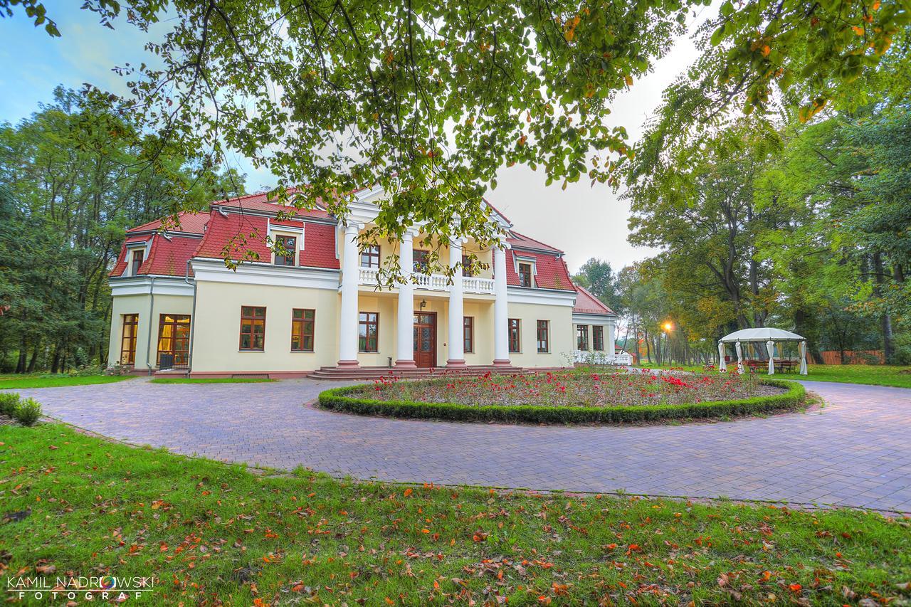 Dwor Slupia Hotel Zarzecze  Екстериор снимка