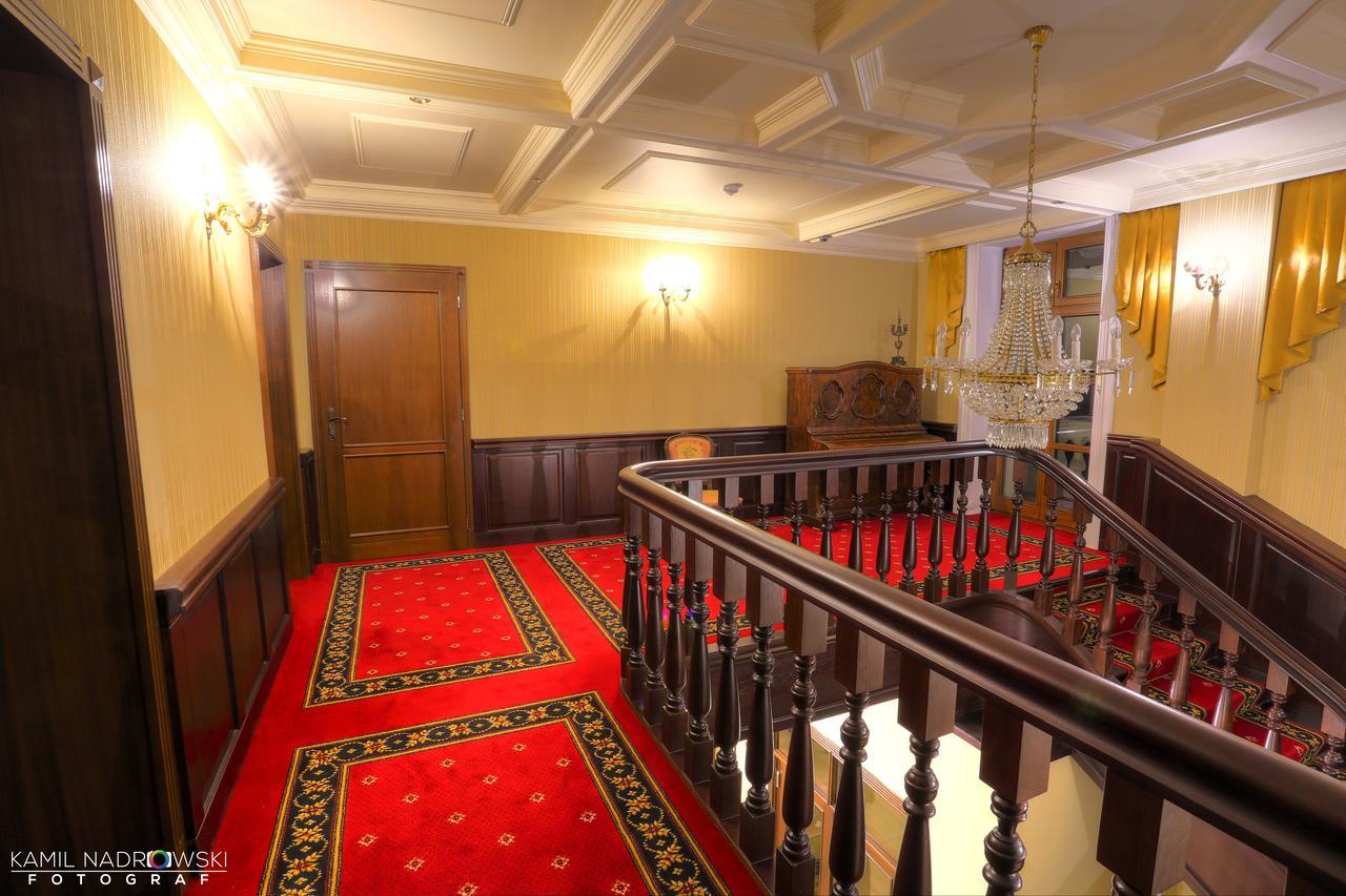 Dwor Slupia Hotel Zarzecze  Екстериор снимка
