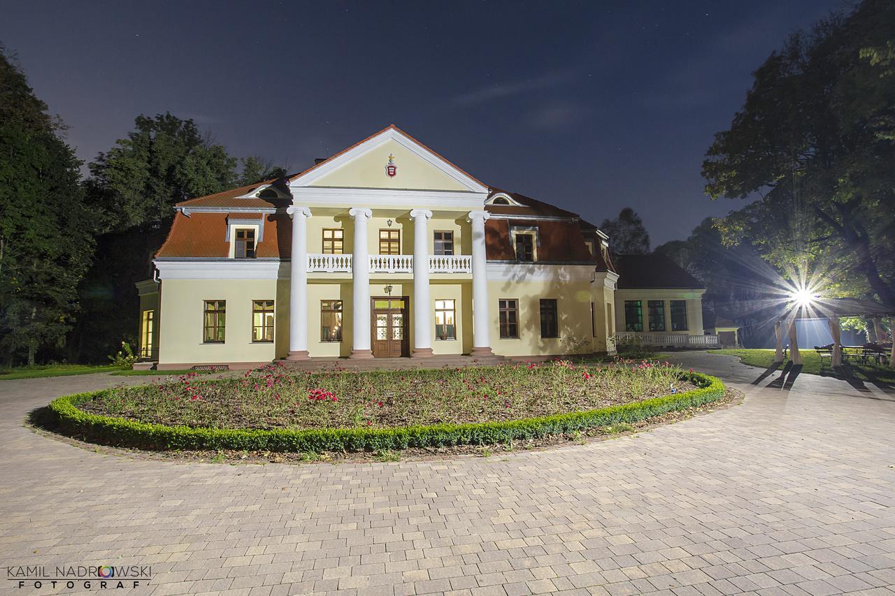 Dwor Slupia Hotel Zarzecze  Екстериор снимка